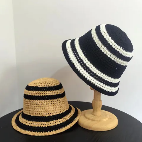 Cappello da Pescatore in Paglia a Righe da Donna Protezione Solare Traforata per Vacanze al Mare Cappello all'Uncinetto Pieghevole