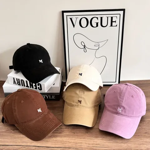 Berretto da Baseball in Acrilico Lavato Con Ricamo Lettera M Retrò Tesa Curva Cappello Parasole per Uomo Donna Casual All'aperto