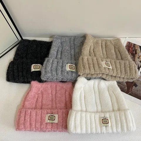 Cappello a Maglia Con Orecchie di Gatto per Donna Autunno Inverno Caldo Morbido Beanie a Coste Con Patch TV a Cartoni Animati