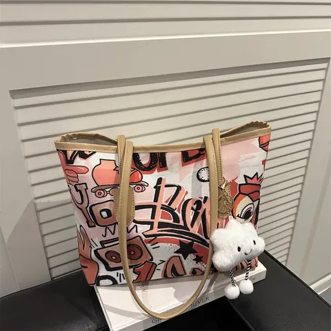 Borsa Tote in Tela Graffiti di Moda per Donna Grande Borsa a Tracolla con Stampa Astronauta Streetwear Borsa a Mano Casuale con Ciondolo a Nuvola