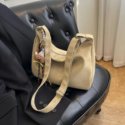 Retro Large Capacity Frosted PU Leather Hobo Bag For Women Minimalist Shoulder Crossbody Bag With Cute Bear Charm Accessory