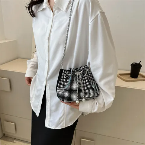 Fashion Rhinestone Mini Bucket Bag For Women Shiny Drawstring Chain Shoulder Bag With Pearl Pendant Sparkly Evening Purse Party Handbag