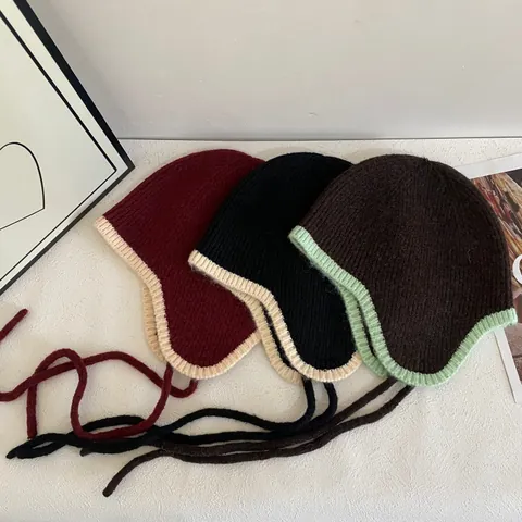 Damen Herbst Winter Warm Strickmütze Beanie Kontrastfarbe Gerippt Ohrenschützer Kappe Mit Bändern Winddicht Weiche Wollmütze
