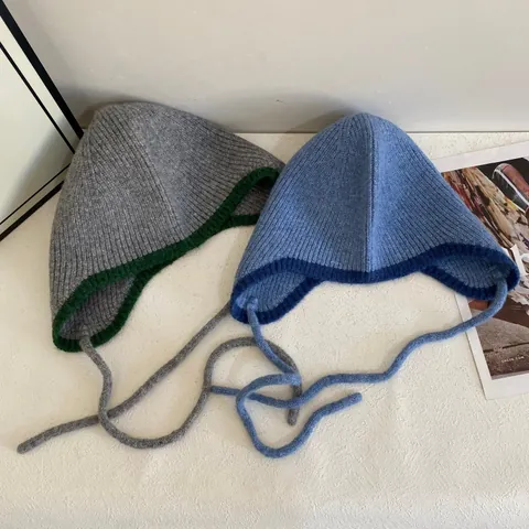Damen Herbst Winter Warm Strickmütze Beanie Kontrastfarbe Gerippt Ohrenschützer Kappe Mit Bändern Winddicht Weiche Wollmütze
