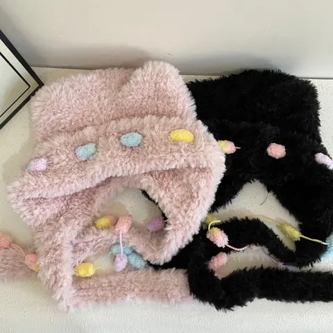 Schattige Beertjesoren Pluche Oushanka Hoed Voor Vrouwen Winter Dik Warm Winddicht Oorbescherming Gekleurde Pompons