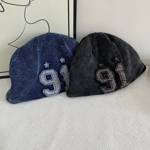 Cappello da Proprietario in Velluto a Coste Vintage per Uomo Donna Retro Beanie Senza Falda Berretto Docker Con Patch Numero 91