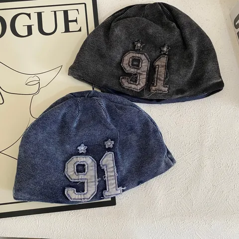 Cappello da Proprietario in Velluto a Coste Vintage per Uomo Donna Retro Beanie Senza Falda Berretto Docker Con Patch Numero 91