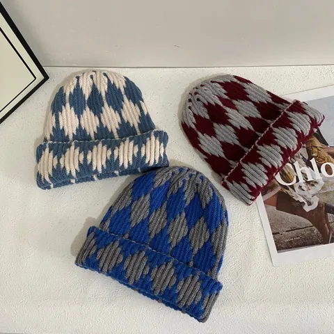 Vintage Argyle Knit Beanie Hat For Men Women Warm Winter Cuffed Skull Cap Colorblock Acrylic Soft Stretchy Fashion Ear Protection Cap
