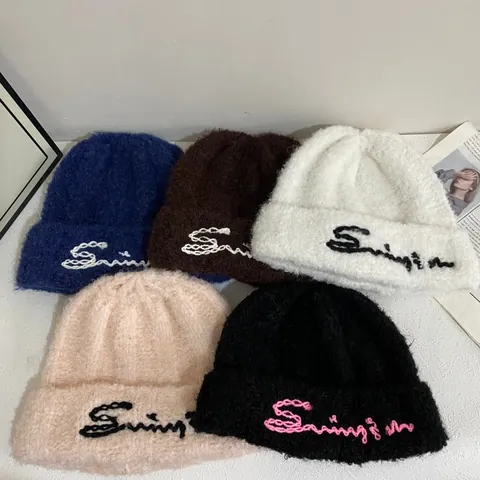 Gorro de Punto Sherpa de Invierno para Mujer Forro Polar Suave Cálido Borde Doblado Letra Bordada Gorro Casual Suave