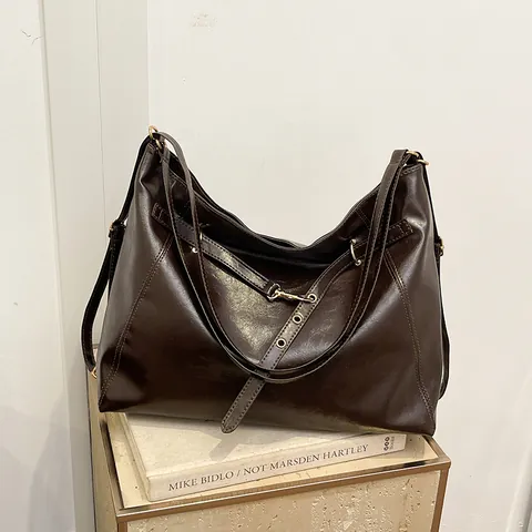 Borsa Tote in Pelle PU Donna Grande Capacità Retro Borsa a Tracolla Hobo Con Fibbia in Metallo Pendolare Quotidiana