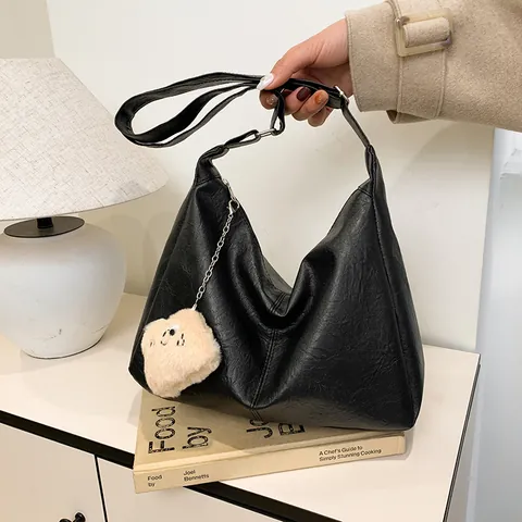 Vintage Damen Große Kapazität Tote Bag High-End PU Leder Umhängetasche Retro Pendeln Umhängetasche Mit Plüsch Anhänger