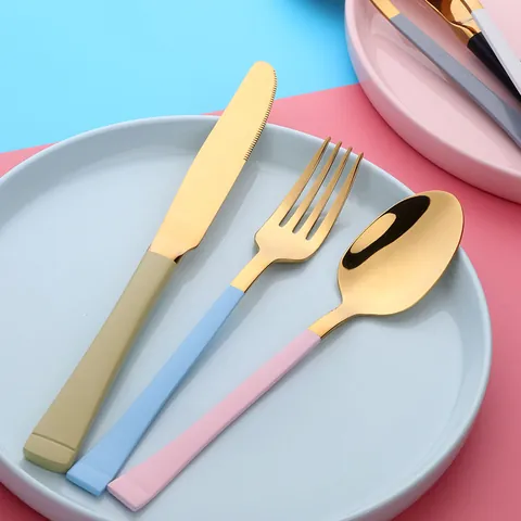 Ménagère en Acier Inoxydable 304 Finition Miroir Dorée Ensemble Couteau Fourchette Cuillère Avec Manches Mats Colorés