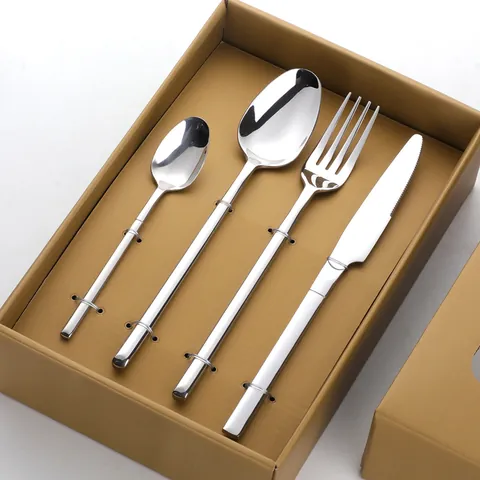 Couteau Fourchette Grande Cuillère Cuillère à Thé en Acier Inoxydable 304 Avec Boîte Cadeau Poli Miroir Couverts Modernes Minimalistes pour Mariage Banquet Maison