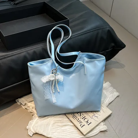 Bolso Tote de Cuero PU de Gran Capacidad para Mujer Bolso de Hombro Brillante de Moda Con Colgante de Lazo de Encaje y Perlas Artificiales