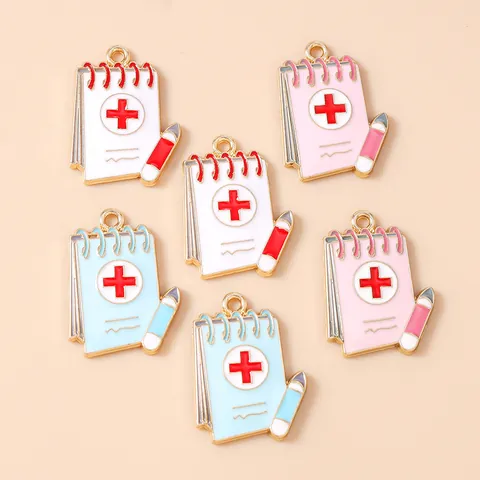 Dijes de Aleación de Zinc Esmaltados en Forma de Cuaderno Médico Con Pluma Cruz Roja Enfermera DIY Pendientes Pulsera Collar Accesorio de Joyería