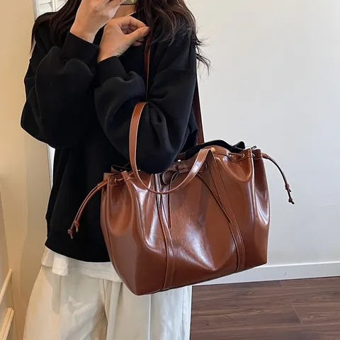 Bolso Tote de Cuero PU Brillante de Gran Capacidad para Mujer Elegante Lazo Cordón Bolso de Hombro de Axila Moda de Viaje