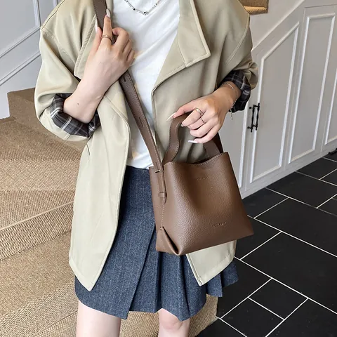 Women Litchi Pattern PU Leather Bucket Bag Minimalist Small Handbag With Adjustable Shoulder Strap Casual Crossbody Bag