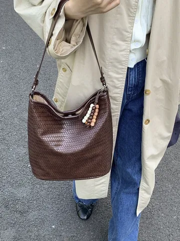 Retro Geflochtene PU Leder Eimertasche Große Kapazität Schulter Umhängetasche Mit Holzperlen Quaste Für Damen Mode Alltag