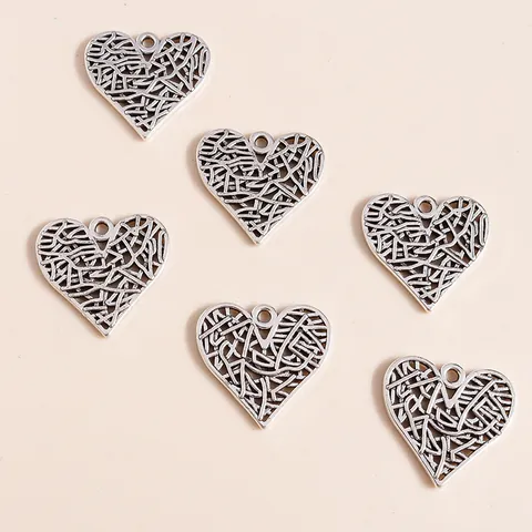 Vintage Alloy Hollow Heart Pendants Antique Silver Tone Heart Charms For DIY Jewelry Making Necklaces Accessories