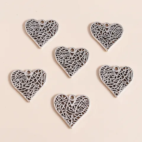 Vintage Alloy Hollow Heart Pendants Antique Silver Tone Heart Charms For DIY Jewelry Making Necklaces Accessories