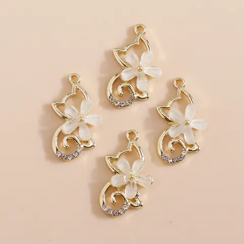 Ciondoli in Lega a Forma di Gatto e Fiore per Creazione Gioielli Fai-da-te con Strass Placcati in Oro Pendant Only (Without Chain)