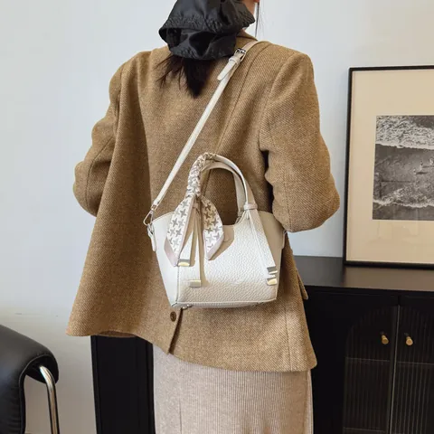 Borsa a Secchiello in Pelle PU a Trama Litchi da Donna Con Manico a Sciarpa di Raso Pied de Poule Elegante Borsa a Tracolla Quotidiana Versatile