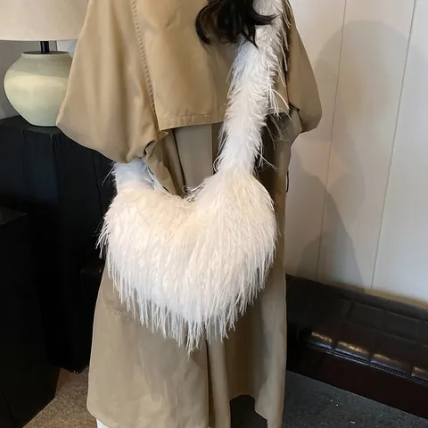Faux Fur Heart Shaped Tote Bag Women Plush Shoulder Bag Large Capacity Solid Color Winter Soft Handbag Fashion Daily Wear