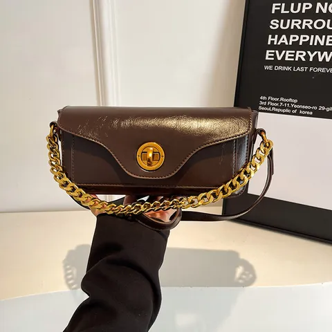 Bolso de Hombro de Cuero PU Vintage Para Mujer Estilo Occidental Bolso Cuadrado Horizontal Con Cadena Dorada Y Cierre Giratorio