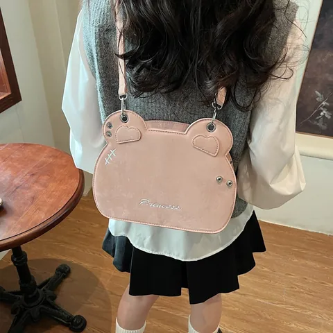 Borsa a Tracolla da Donna a Forma di Orso in Cartone Animato in Pelle PU Opaca Con Ricamo Princess e Rivetti a Cuore