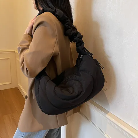 Women Casual Quilted Puffy Shoulder Bag Large Capacity Dumpling Bag With Ruffled Strap Minimalist Crossbody Bag