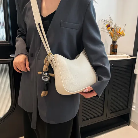 Women's Casual PU Leather Hobo Shoulder Bag Large Capacity Crossbody Bag With Litchi Pattern Rabbit Charm For Daily Use