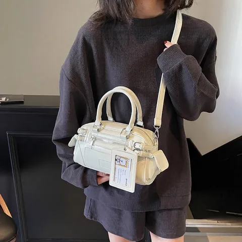 Damen Mode Boston Handtasche PU Leder Umhängetasche Mit Multi Reißverschlüssen ID Kartenhalter Anhänger Für Den Alltag