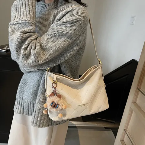 Borsa a Tracolla da Donna in Camoscio Trapuntato Grande Capacità Retro Rombo Tote Bag Con Simpatico Ciondolo Animale Peluche Moda Borsa