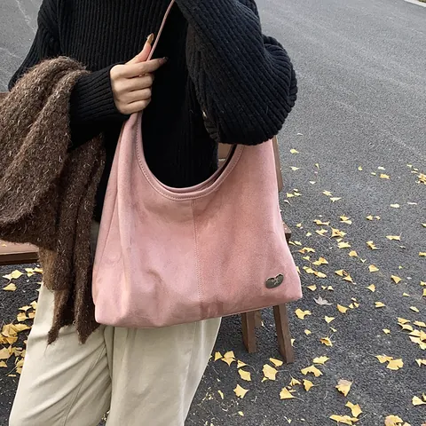 Damen Große Kapazität Wildleder Optik Matt PU Tote Bag Vintage Hobo Unterarm Schultertasche Mit Herz Metalldekor