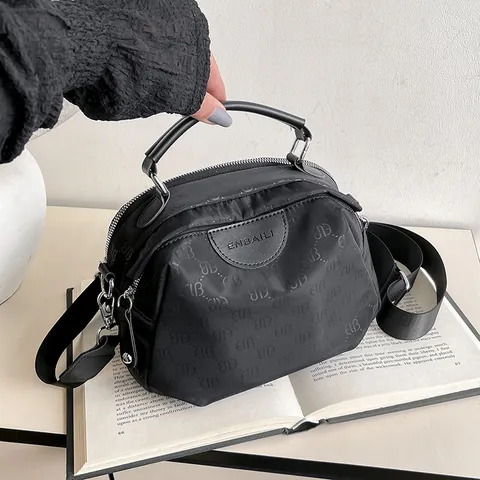 Borsa a Tracolla Casual da Donna in Nylon Con Stampa Monogramma Lettera Tracolla Larga Borsa a Spalla Leggera Chiusura a Zip