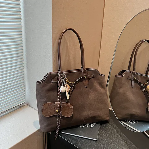 Women Retro Suede Large Capacity Tote Bag Vintage Nubuck Commuting Shoulder Handbag With Eyeglass Case And Baseball Charms