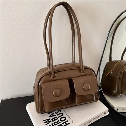 Bolso de Axila de Cuero PU Vintage Con Bolsillos Múltiples Para Mujer Bolso de Hombro Gran Capacidad Con Botones Decorativos Bolso Diario