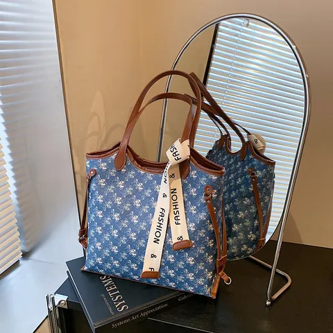 Bolso Tote Retro para Mujer Estampado Carruaje Gran Capacidad Cuero PU Contraste Con Pañuelo de Moda para Viaje Diario