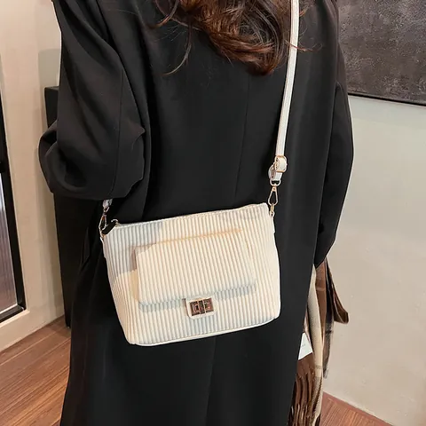 Women Pleated Crossbody Bag 2025 New Fashion Large Capacity Shoulder Bag With Metal Twist Lock Simple Commute Underarm Bag PU Handbag