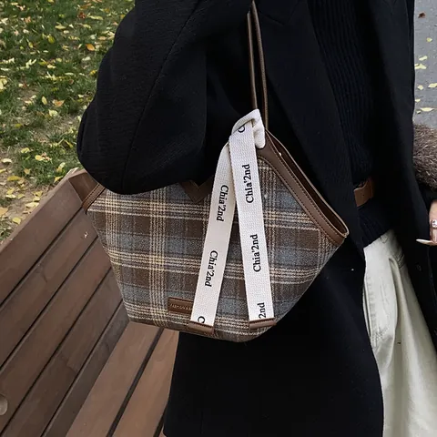 Vintage Plaid Cloth PU Leather Tote Bag For Women V Shaped Opening Large Capacity Shoulder Bag With Decorative Ribbon