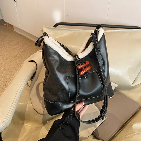 Women's Retro PU Leather Tote Bag With Faux Shearling Trim Wooden Toggle Buckle Patchwork Shoulder Bag For Winter Daily