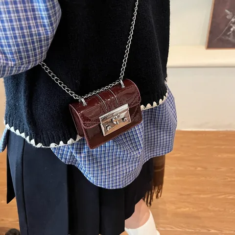 Mini Sac à Bandoulière en Cuir Verni pour Femme Serrure en Métal Argenté Chaîne Petit Sac Carré Porte-monnaie Mode Quotidien