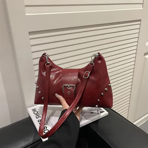 Trendy Women Rivet Shell Shoulder Bag Vintage PU Leather Crossbody Bag With Adjustable Strap Street Style Handbag