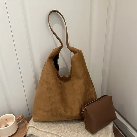 Vintage Suede Large Capacity Tote Bag For Women Urban Minimalist Shoulder Bag Plush Bear Pendant Retro Hobo Handbag