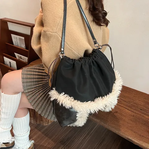 Vintage Women Fashion Faux Fur Splicing PU Leather Backpack Butterfly Metal Decor Large Capacity Drawstring Bucket Bag