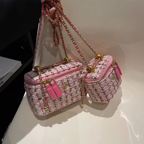 Women's Tweed Chain Crossbody Bag Mini Vanity Case Square Shoulder Bag With Metal Flower Zipper Texture Bucket Bag