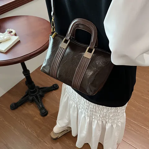 Borsa a Mano Boston da Donna Vintage in Pelle PU Lucida Minimalista Tinta Unita Borsa a Tracolla Con Elementi Metallici Dorati Quotidiana