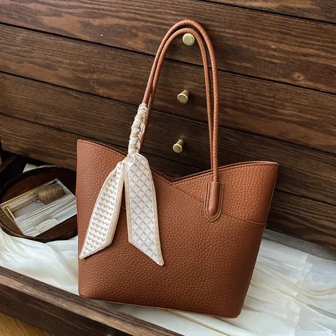 Borsa Tote Donna in Pelle PU con Grana Litchi e Foulard di Seta Decorativo Grande Capacità Borsa a Spalla Minimalista per Pendolarismo