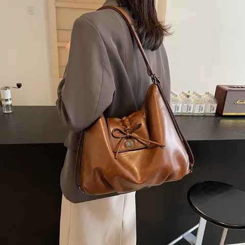 Koreanische Mode Große Kapazität PU Leder Umhängetasche Für Damen Vintage Schleife Dekor Hobo Tragetasche Pendeln Alltag