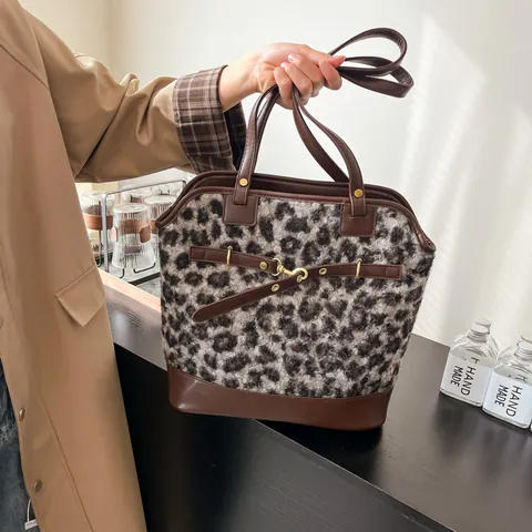 Retro Leopard Plaid Woolen Tote Bag Women Large Capacity Shoulder Bag Vintage Patchwork Leather Handbag Casual Commuting Bag